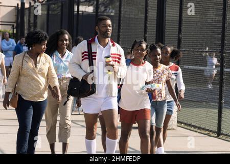 King Richard (2021) unter der Regie von Reinaldo Marcus Green mit will Smith, Erin Cummings, Saniyya Sidney und Demi Singleton. Biografie über Richard Williams, den Vater und Trainer der Tennisstars Venus und Serena Williams. Werbefoto***NUR REDAKTIONELLE VERWENDUNG***. Quelle: BFA / Warner Bros Stockfoto