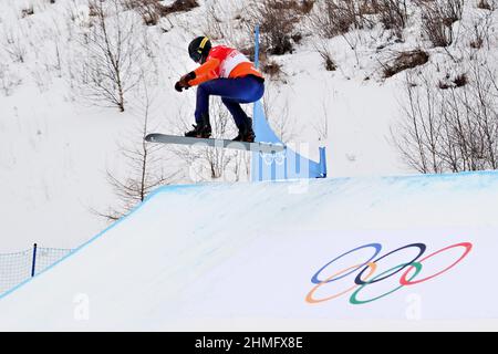 UZhangjiakou, CHINA - 10. FEBRUAR: Glenn de Blois aus den Niederlanden tritt während der Olympischen Spiele in Peking 2022 im Genting Snow Park P & X Stadium am 10. Februar 2022 in Zhangjiakou, China, bei der Herrensaat an (Foto: Iris van den Broek/Orange Picics) NOCNSF House of Sports Credit: Orange Pics BV/Alamy Live News Stockfoto