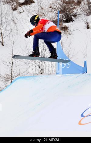 UZhangjiakou, CHINA - 10. FEBRUAR: Glenn de Blois aus den Niederlanden tritt während der Olympischen Spiele in Peking 2022 im Genting Snow Park P & X Stadium am 10. Februar 2022 in Zhangjiakou, China, bei der Herrensaat an (Foto: Iris van den Broek/Orange Picics) NOCNSF House of Sports Credit: Orange Pics BV/Alamy Live News Stockfoto