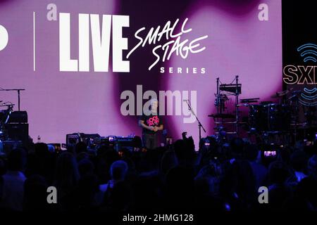 Los Angeles, USA. 09th. Februar 2022. Andy Cohen bei SiriusXM und Pandoras Small Stage Series Show im Hollywood Palladium in Los Angeles, CA am Mittwoch, den 9. Februar 2022. (Foto von Conor Duffy/Sipa USA) Quelle: SIPA USA/Alamy Live News Stockfoto