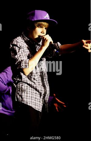 HOLLYWOOD, KALIFORNIEN. - 14. Februar: Justin Bieber tritt am 14. Februar 2010 im Hollywood Palladium in Hollywood, Kalifornien, auf. Quelle: Jeffrey Mayer/ Rock Negative / MediaPunch Stockfoto