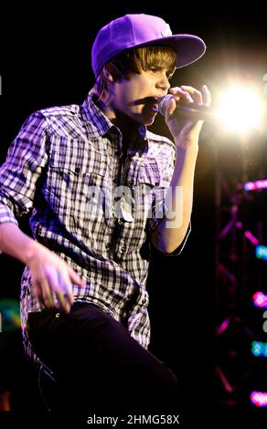 HOLLYWOOD, KALIFORNIEN. - 14. Februar: Justin Bieber tritt am 14. Februar 2010 im Hollywood Palladium in Hollywood, Kalifornien, auf. Quelle: Jeffrey Mayer/ Rock Negative / MediaPunch Stockfoto