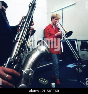 Annie Whitehead Jazz Trombone mit ihrer Band in London 1985 Stockfoto