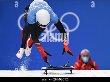 Peking, China. 10th. Februar 2022. Yan Wengang aus China konkurriert während des Skeletts der Männer im Yanqing National Sliding Center im Bezirk Yanqing in Peking, der Hauptstadt Chinas, am 10. Februar 2022. Quelle: He Changshan/Xinhua/Alamy Live News Stockfoto