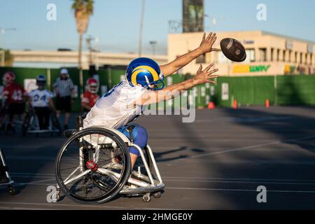 Alvin Malave (5) von den Los Angeles Rams erreicht einen Pass während des Wheelchair Football League Championship Spiels, Mittwoch, 9. Februar 2022, in Los A Stockfoto