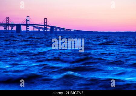 Chesapeake Bay und zwei-Span Suspension Bay Bridges in Stevensville, Maryland. Stockfoto
