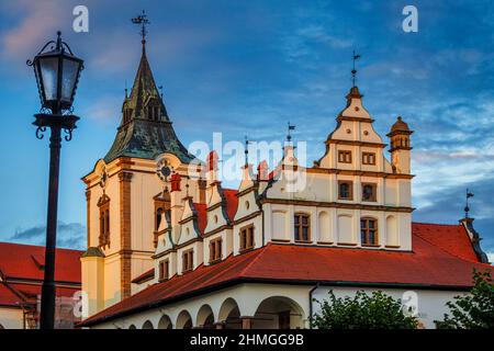 Levoca Stadt, altes Rathaus im historischen Zentrum bei Sonnenuntergang, Slowakei, Europa. Stockfoto