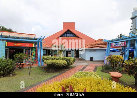 Geschäfte am Kreuzfahrtterminal Pointe Seraphine, Castries, Saint Lucia, Windward Islands, Lesser Antillen, Westindien, Karibisches Meer Stockfoto