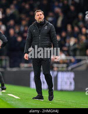 London, Großbritannien. 09th. Februar 2022. Southampton-Manager Ralph Hasenhuttl während des Spiels im Tottenham Hotspur Stadium. Bildnachweis: © Mark Pain / Alamy Live Nachrichtengutschein: Mark Pain/Alamy Live News Stockfoto
