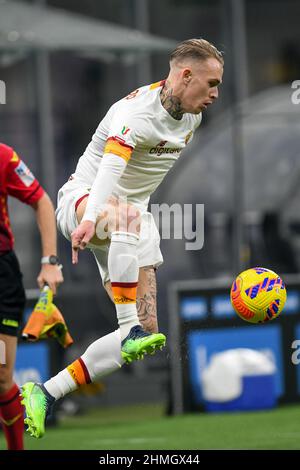 Mailand, Italien. 08th, Februar 2022. Rick Karsdorp (2) von Roma beim Coppa Italia-Spiel zwischen Inter und Roma bei Giuseppe Meazza in Mailand. (Bildnachweis: Gonzales Photo - Tommaso Fimiano). Stockfoto