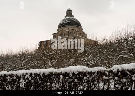 Bayerische Staatskanzlei, München, Hofgarten, Außenaufnahme im Winter Stockfoto