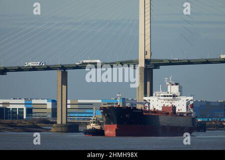 Der Öltanker Alexandros verlässt Purfleet Docks, Port of London. Stockfoto