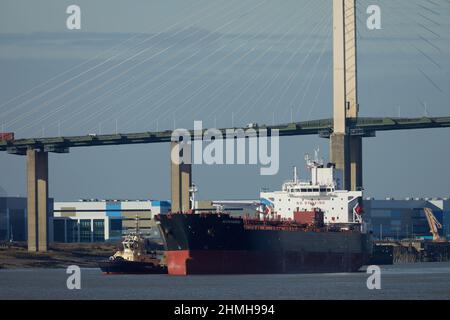 Der Öltanker Alexandros verlässt Purfleet Docks, Port of London. Stockfoto