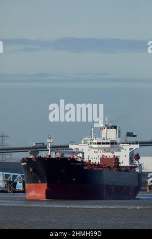 Der Öltanker Alexandros verlässt Purfleet Docks, Port of London. Stockfoto