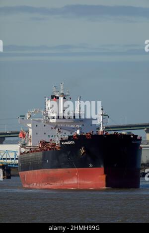 Der Öltanker Alexandros verlässt Purfleet Docks, Port of London. Stockfoto