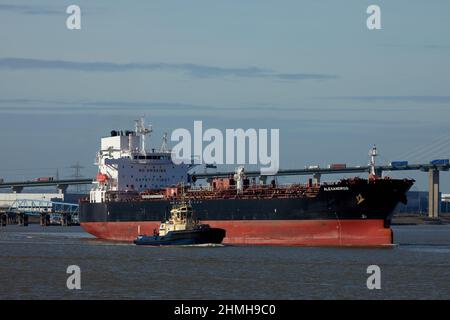 Der Öltanker Alexandros verlässt Purfleet Docks, Port of London. Stockfoto