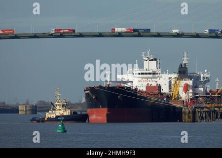 Der Öltanker Alexandros verlässt Purfleet Docks, Port of London. Stockfoto