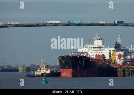 Der Öltanker Alexandros verlässt Purfleet Docks, Port of London. Stockfoto