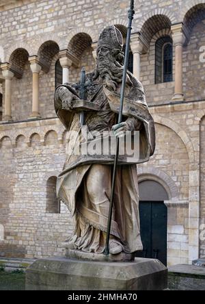 Deutschland, Rheinland-Pfalz, Mainz, Martinskirche, Bonifatiusdenkmal, Draußen Stockfoto