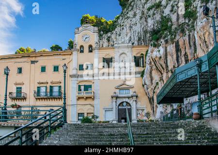 Portal des Heiligtums von Santa Rosalia auf dem Monte Pellegrino, Palermo, Sizilien, Italien Stockfoto