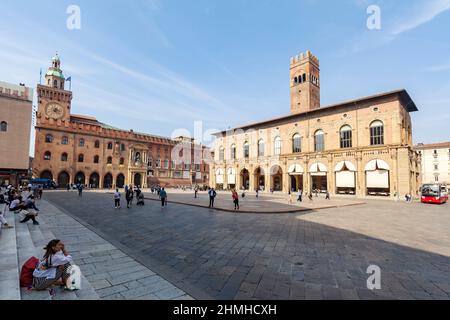 Palazzo d'Accursio und Palazzo del Podestà an der Piazza Maggiore, Bologna, Emilia-Romagna, Italien. Stockfoto