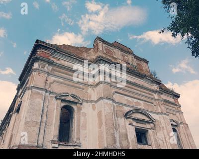 Ruinen der alten lutherischen Kirche in Odessa, Ukraine. Historisches Gebäude im Jahr 1803 gebaut ersten deutschen Siedler durch Vandalen des Proletariats zerstört während Stockfoto