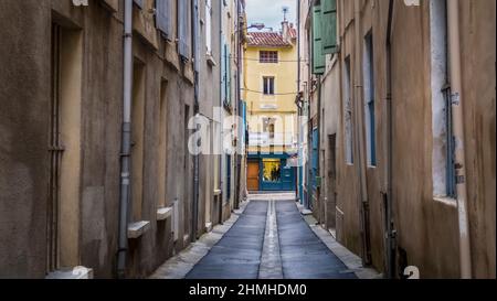 Dorfstraße in Narbonne. Stockfoto