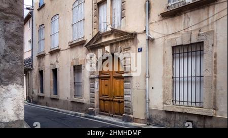 Gasse in Narbonne. Stockfoto