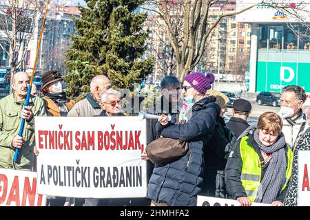 Eine kleine Gruppe von Bürgern protestierte heute, um ihre Unzufriedenheit über den Verlauf der Gespräche über das Wahlgesetz zum Ausdruck zu bringen Stockfoto