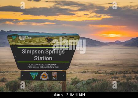 Ein abendlicher Blick vom Schild der Simpson Springs Station entlang des Pony Express Trail in Utah. 11.Mai 2020 Stockfoto