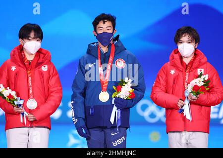 Peking, China. 10th. Februar 2022. (L-R) Yuma Kagiyama (JPN), Nathan Chen (USA), Shoma Uno (JPN) Figure Skating: Männer-Medaillenübergabe während der Olympischen Winterspiele 2022 in Peking auf dem Beijing Medal Plaza in Peking, China . Quelle: Yohei Osada/AFLO SPORT/Alamy Live News Stockfoto