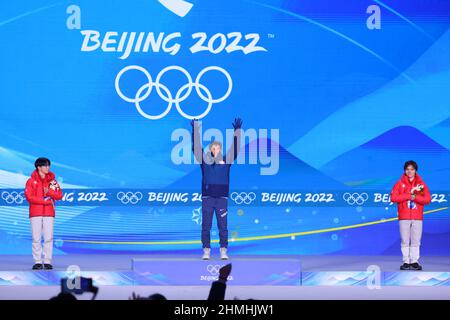 Peking, China. 10th. Februar 2022. (L-R) Yuma Kagiyama (JPN), Nathan Chen (USA), Shoma Uno (JPN) Figure Skating: Männer-Medaillenübergabe während der Olympischen Winterspiele 2022 in Peking auf dem Beijing Medal Plaza in Peking, China . Quelle: Yohei Osada/AFLO SPORT/Alamy Live News Stockfoto