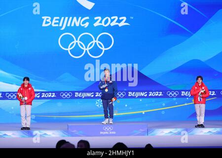 Peking, China. 10th. Februar 2022. (L-R) Yuma Kagiyama (JPN), Nathan Chen (USA), Shoma Uno (JPN) Figure Skating: Männer-Medaillenübergabe während der Olympischen Winterspiele 2022 in Peking auf dem Beijing Medal Plaza in Peking, China . Quelle: Yohei Osada/AFLO SPORT/Alamy Live News Stockfoto