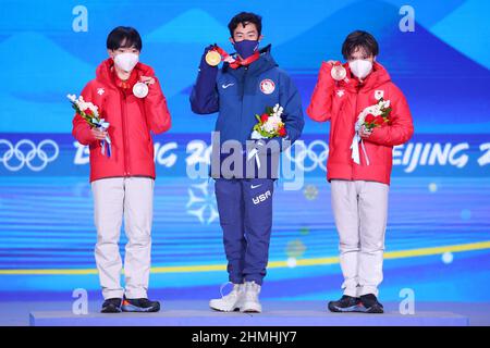 Peking, China. 10th. Februar 2022. (L-R) Yuma Kagiyama (JPN), Nathan Chen (USA), Shoma Uno (JPN) Figure Skating: Männer-Medaillenübergabe während der Olympischen Winterspiele 2022 in Peking auf dem Beijing Medal Plaza in Peking, China . Quelle: Yohei Osada/AFLO SPORT/Alamy Live News Stockfoto