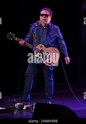 FORT LAUDERDALE, FL - 09. FEBRUAR: Los Lobos tritt im Parker auf, zusammen mit der Veröffentlichung ihres neuen Albums Native Sons am 9. Februar 2022 in Fort Lauderdale, Florida. Kredit: mpi04/MediaPunch Stockfoto