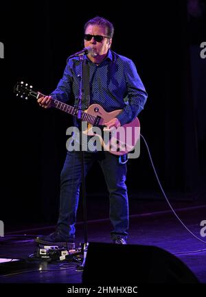 FORT LAUDERDALE, FL - 09. FEBRUAR: Los Lobos tritt im Parker auf, zusammen mit der Veröffentlichung ihres neuen Albums Native Sons am 9. Februar 2022 in Fort Lauderdale, Florida. Kredit: mpi04/MediaPunch Stockfoto