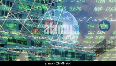 Bild von Herzen, Statistiken und Finanzdatenverarbeitung über das Stadtbild Stockfoto