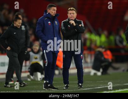 Sheffield, England, 9th. Februar 2022. Paul Heckingbottom-Manager von Sheffield Utd und Assistent Stuart McCall beim Sky Bet Championship-Spiel in der Bramall Lane, Sheffield. Bildnachweis sollte lauten: Simon Bellis / Sportimage Stockfoto