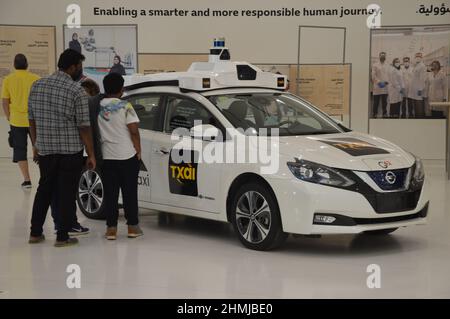 Nissan-Auto im Pavillon der VAE auf der Expo 2020 Dubai in den Vereinigten Arabischen Emiraten - 1. Februar 2022. Stockfoto