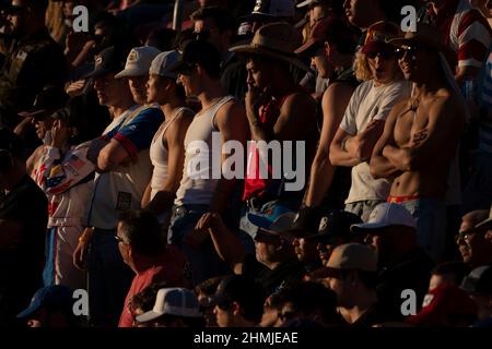 Peking, Hebei, China. 6th. Februar 2022. Fans jubeln für den Busch Light Clash im Coliseum im Los Angeles Memorial Coliseum in Los Angeles, CA. (Bild: © Walter G. Arce Sr./ZUMA Press Wire) Stockfoto