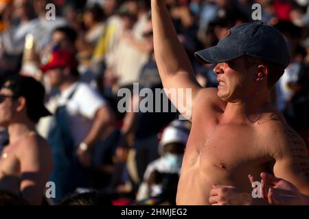 Peking, Hebei, China. 6th. Februar 2022. Fans jubeln für den Busch Light Clash im Coliseum im Los Angeles Memorial Coliseum in Los Angeles, CA. (Bild: © Walter G. Arce Sr./ZUMA Press Wire) Stockfoto