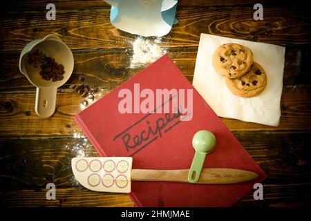 Backen von warmen Plätzchen an einem Wintertag Stockfoto