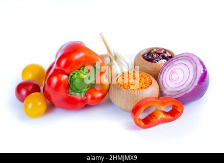 Verschiedene Gemüse auf weißem Hintergrund Stockfoto