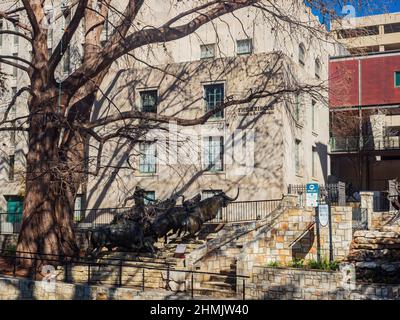 Texas, FEB 5 2022 - Sonnenansicht des Briscoe Western Art Museum Stockfoto