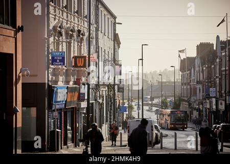 Warrington Town Center mit Blick auf die Bridge Street Stockfoto