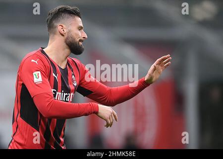 Mailand, Italien. 09th. Februar 2022. Olivier Giroud vom AC Mailand Gesten während des italienischen Cup-Spiels zwischen AC Mailand und Latium im Stadio San Siro, Mailand, Italien am 9. Februar 2022. Kredit: Giuseppe Maffia/Alamy Live Nachrichten Stockfoto