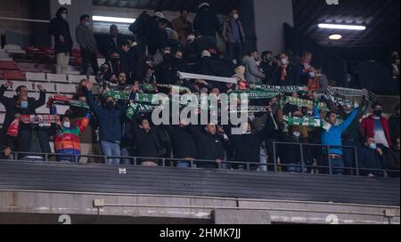 9th. februar 2022; Estadio de Vallecas, Madrid, Spanien; Men's Copa del Rey, Rayo Vallecano vs. Real Betis Balompie; Betis Fans 900/Cordon Press Credit: CORDON PRESS/Alamy Live News Stockfoto