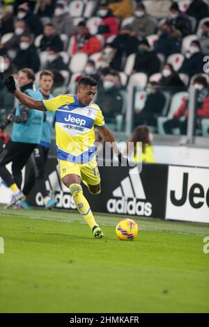 Turin, Italien. 10th. Februar 2022. Alex Sandro vom FC Juventus während des italienischen Pokals Coppa Italia, des Viertelfinalspiels zwischen Juventus und Sassuolo am 10. Februar 2022 im Allianz-Stadion in Turin, Italien - Foto Nderim Kaceli/DPPI Credit: DPPI Media/Alamy Live News Stockfoto