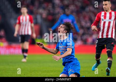 Bilbao, Baskenland, Spanien. 11th. Februar 2022. BRYAN GIL von Valencia CF beklagt sich beim ersten Spiel des spanischen Halbfinales Copa del Rey zwischen Athletic und Valencia im Stadion San Mames in Bilbao, Spanien. (Bild: © edu Del Fresno/ZUMA Press Wire) Stockfoto