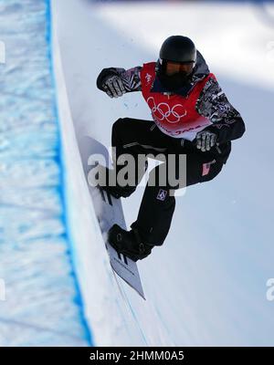 Der US-Amerikaner Shaun White bei seinem zweiten Lauf beim Men's Snowboard Halfpipe Finale am siebten Tag der Olympischen Winterspiele 2022 in Peking im Genting Snow Park H & S Stadium in China. Bilddatum: Freitag, 11. Februar 2022. Stockfoto